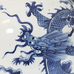 19th C. ginger jar with dragon motif detail