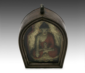 Rare Tibetan Gao or prayer box in the form of an amulet