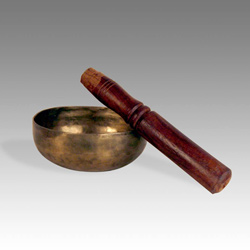 Hand hammered Panchaloha (five-metal) singing bowl with mallet from India