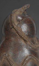 Serpent motifs in Mossi artworks are symbolic of protective spirits 