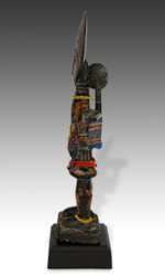 Akauba are carried in the waistband of women's skirts