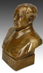 Bronze bust of Mao Zedong